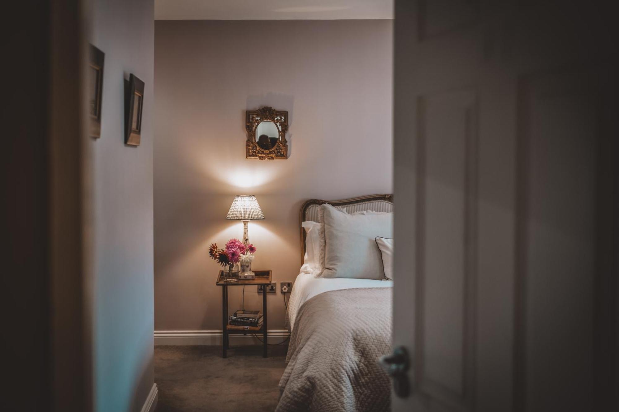 The Hare & Hounds Inn Bowland Bridge Экстерьер фото